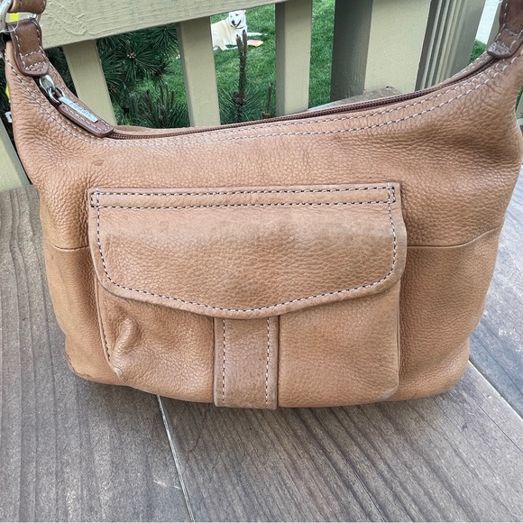 Fossil Brown Leather Purse With Outside Cell Phone Pocket - Picture 2 of 10